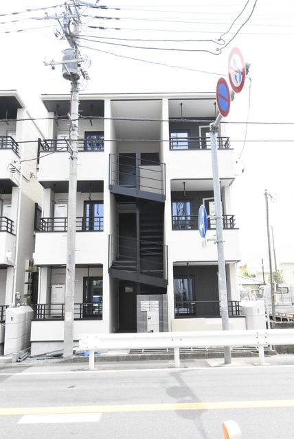 ��ʌ��������܎s��{��x�̓����P����282-1�̃A�p�[�g�̌����O��