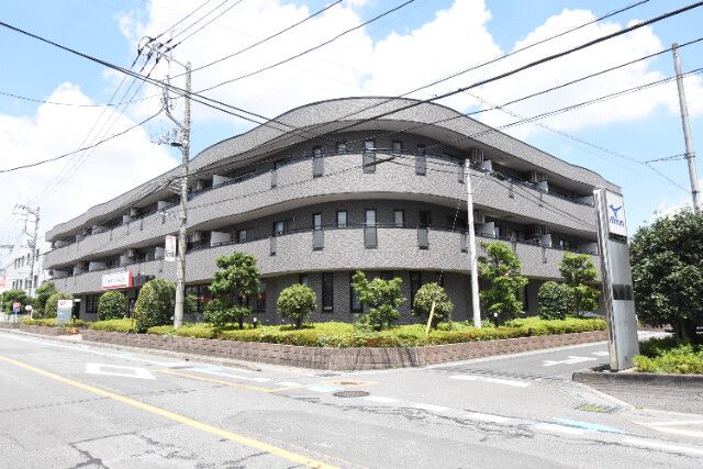 ��ʌ��������܎s�k��{�����P����62�̃}���V�����̌����O��