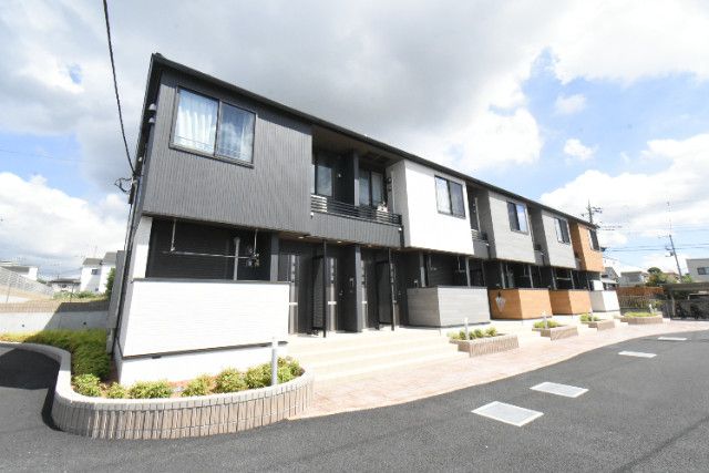 ��ʌ������s����842-4�̃A�p�[�g�̌����O��