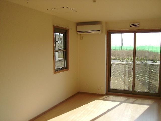 ��ʌ��z�J�s���C�N�^�E���P���ڂ̃A�p�[�g�̋��ԁE���r���O