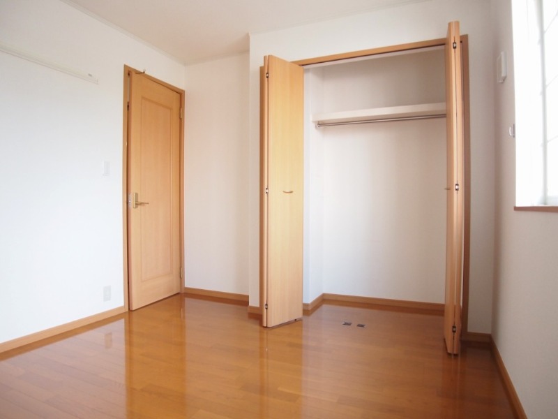 ��ʌ��k�����S�ɓޒ��w���S���ڂ̃A�p�[�g�̎��[