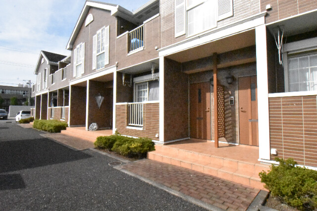 ��ʌ��k�����S�ɓޒ��w���S���ڂ̃A�p�[�g�̃G���g�����X