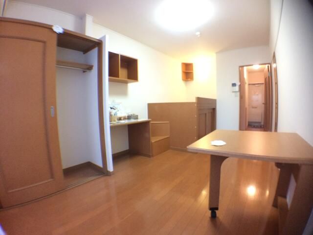 ��ʌ��k�����S�ɓޒ����P���ڂ̃A�p�[�g�̎��[