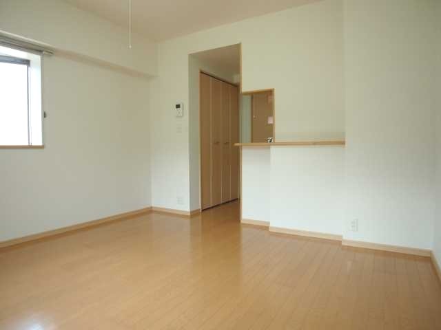 ��ʌ��k�����S�ɓޒ��w���Q���ڂ̃}���V�����̋��ԁE���r���O