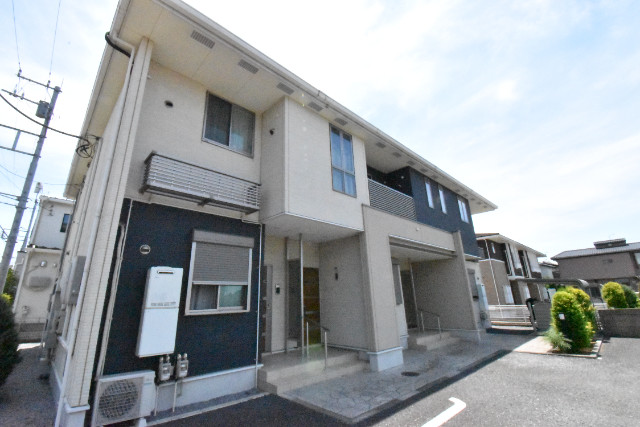 ��ʌ��������܎s�΋�厚����720-1�̃A�p�[�g�̌����O��