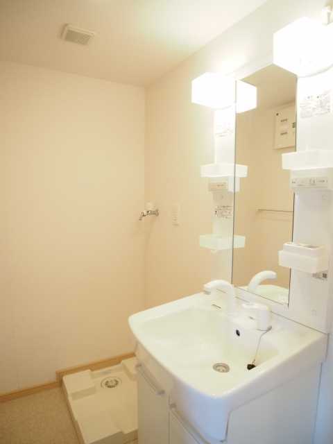 ��ʌ��k�����S�ɓޒ��w���Q���ڂ̃}���V�����̐��ʏ�