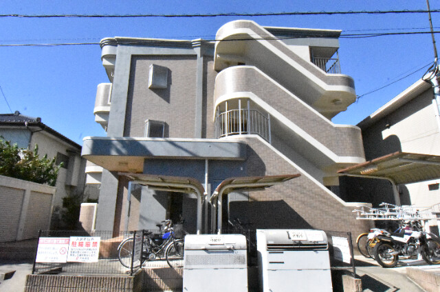 ��ʌ��k�����S�ɓޒ��w���Q���ڂ̃}���V�����̃G���g�����X