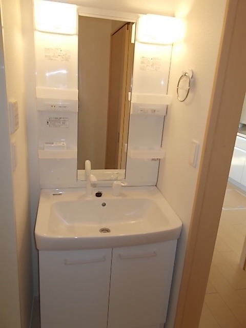 ��ʌ��������܎s�΋�厚�����̃A�p�[�g�̐��ʏ�