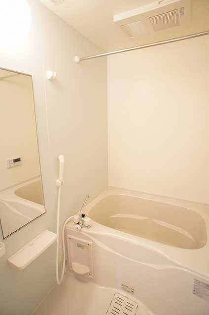 ��ʌ��z�J�s���C�N�^�E���W���ڂ̃}���V�����̃o�X