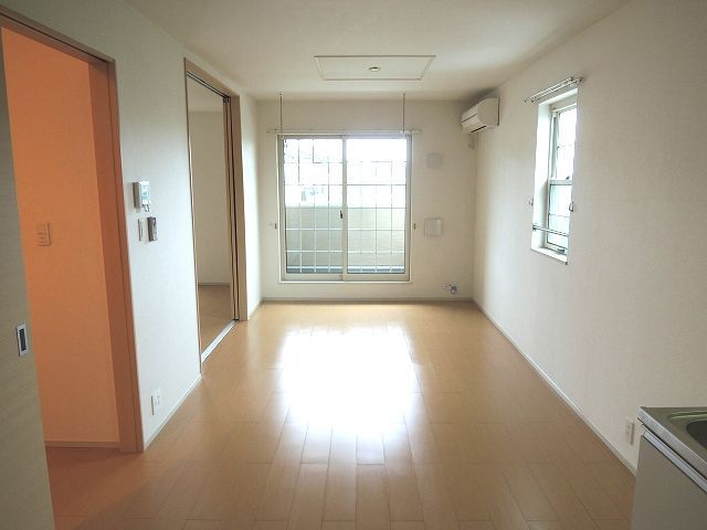 ��ʌ��������܎s���搼��{�R���ڂ̃A�p�[�g�̋��ԁE���r���O