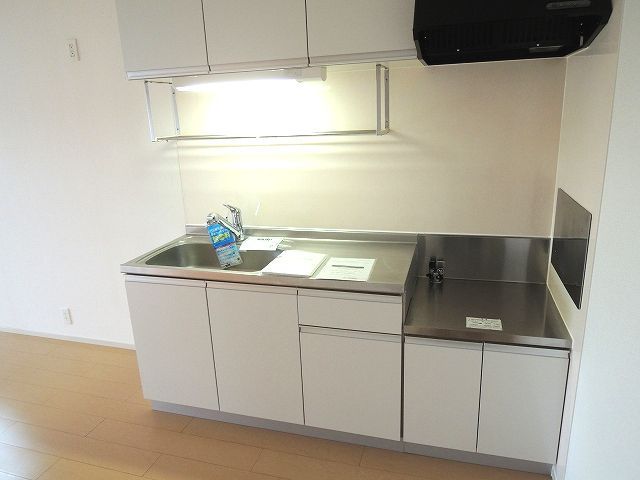 ��ʌ��������܎s���搼��{�R���ڂ̃A�p�[�g�̃L�b�`��