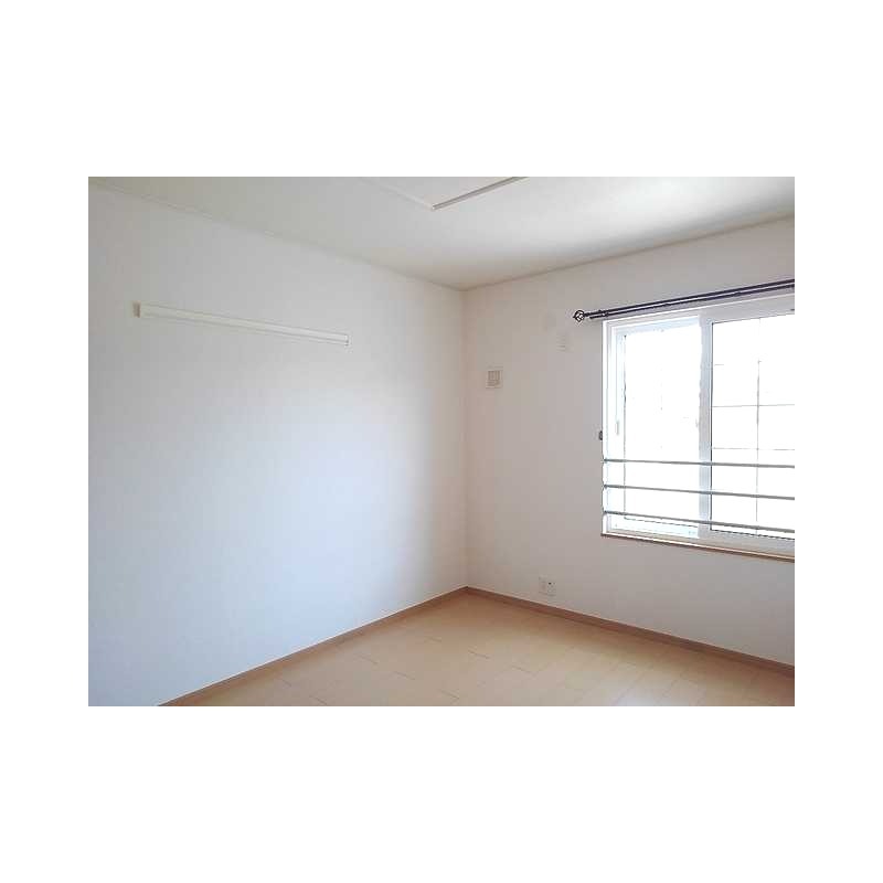 ��ʌ������s�V�P���̃A�p�[�g�̂��̑������E�X�y�[�X