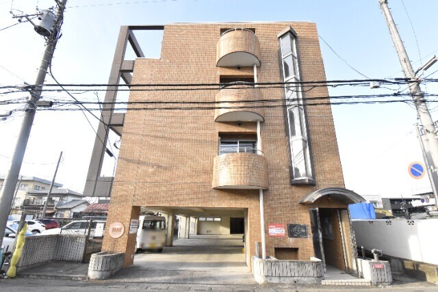 ��ʌ��������܎s��{��听���P����197-1�̃}���V�����̌����O��