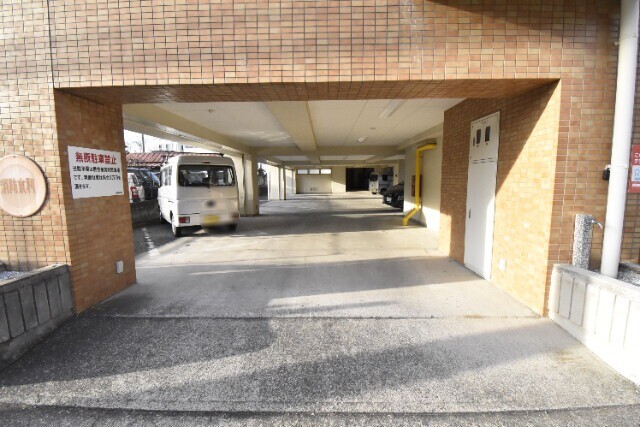 ��ʌ��������܎s��{��听���P���ڂ̃}���V�����̒��ԏ�