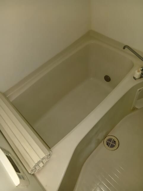 ��ʌ������s���Q���ڂ̃}���V�����̃o�X