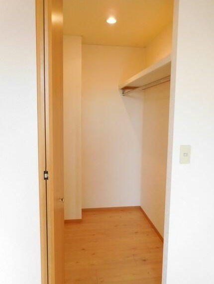 ��ʌ�����s�厚�ΐ_�̃A�p�[�g�̎��[