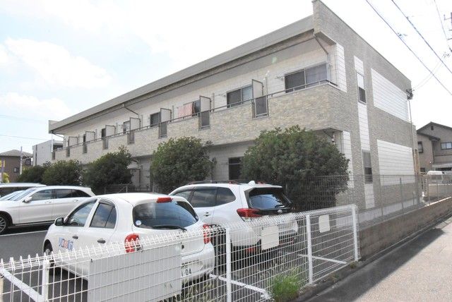 ��ʌ�����s�厚��1221-1�̃A�p�[�g�̌����O��