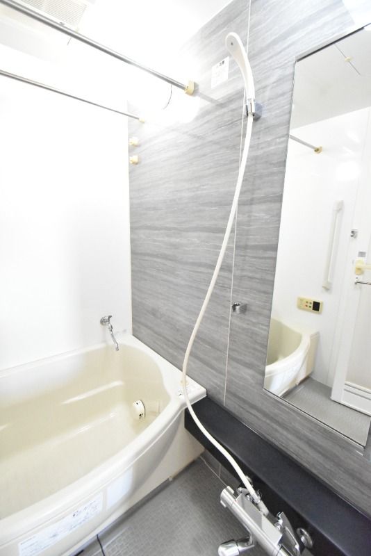 ��ʌ������s�����U���ڂ̃}���V�����̃o�X