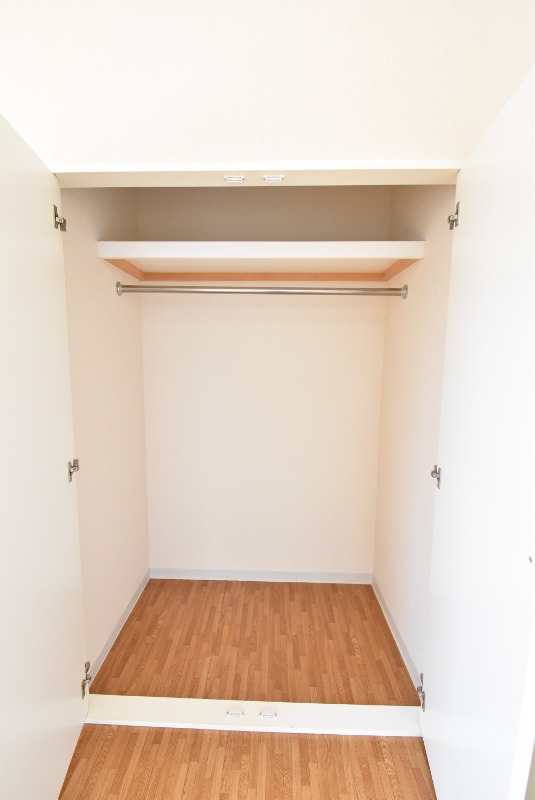 ��ʌ��������܎s�΋�厚���̃A�p�[�g�̎��[