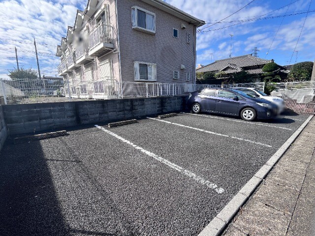 ��ʌ��k�����S�ɓޒ����R���ڂ̃A�p�[�g�̒��ԏ�