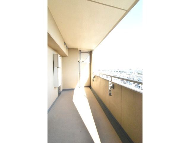 ��ʌ������s�����U���ڂ̃}���V�����̃o���R�j�[