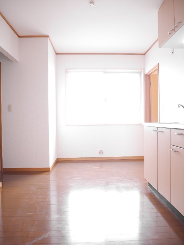 ��ʌ��k�����S�ɓޒ��h�R���ڂ̃}���V�����̋��ԁE���r���O