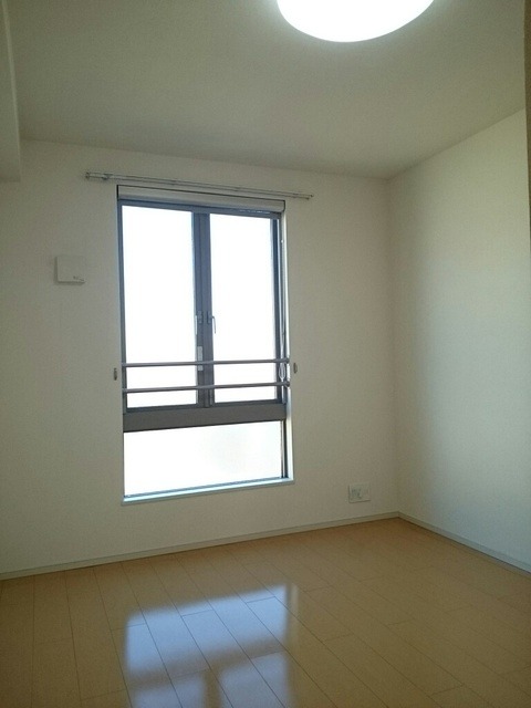 ��ʌ������s���v��̃A�p�[�g�̂��̑������E�X�y�[�X