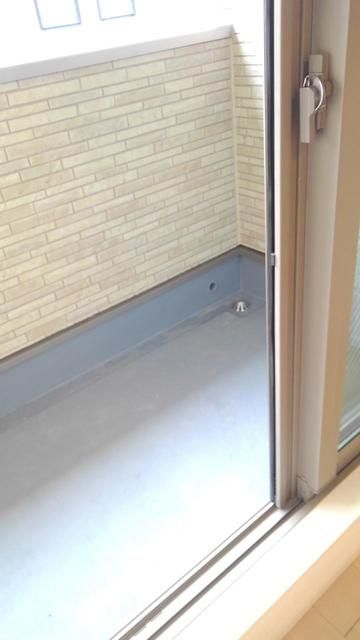 ��ʌ��@�c�s���V�h�T���ڂ̃A�p�[�g�̃o���R�j�[