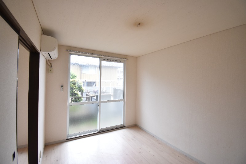 ��ʌ�����s�厚�����̃A�p�[�g�̋��ԁE���r���O