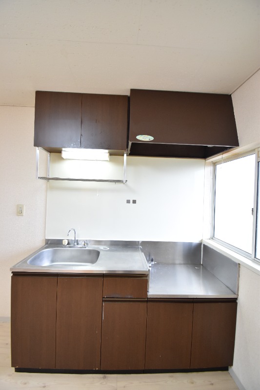 ��ʌ�����s�厚�����̃A�p�[�g�̃L�b�`��