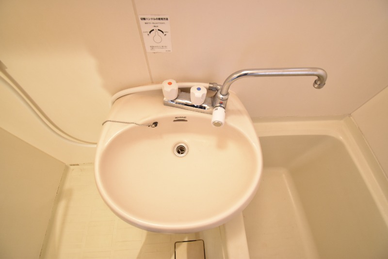 ��ʌ�����s�厚�����̃A�p�[�g�̐��ʏ�