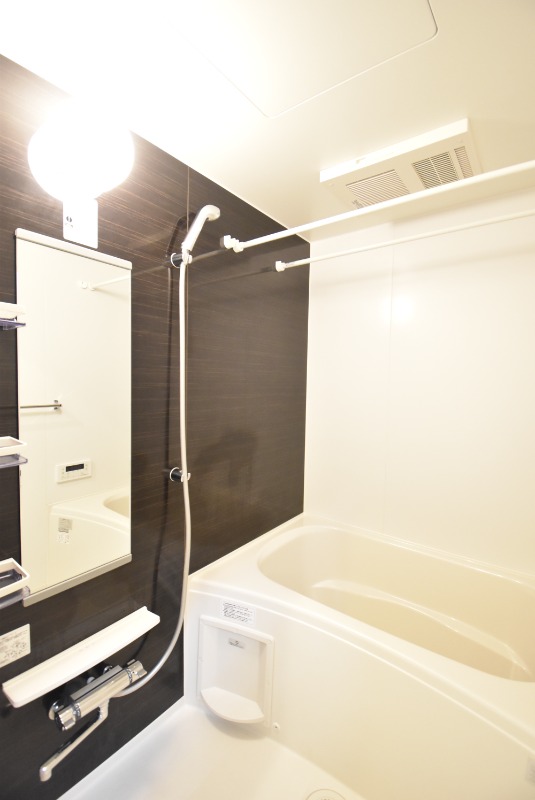 ��ʌ��������܎s��{����ؒ��Q���ڂ̃}���V�����̃o�X