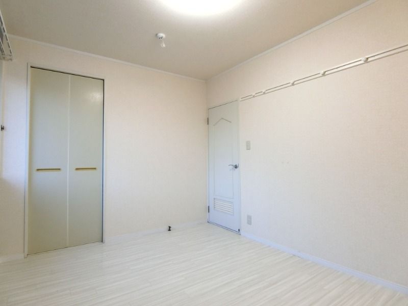 ��ʌ��������܎s�����擌��{�Q���ڂ̃A�p�[�g�̋��ԁE���r���O