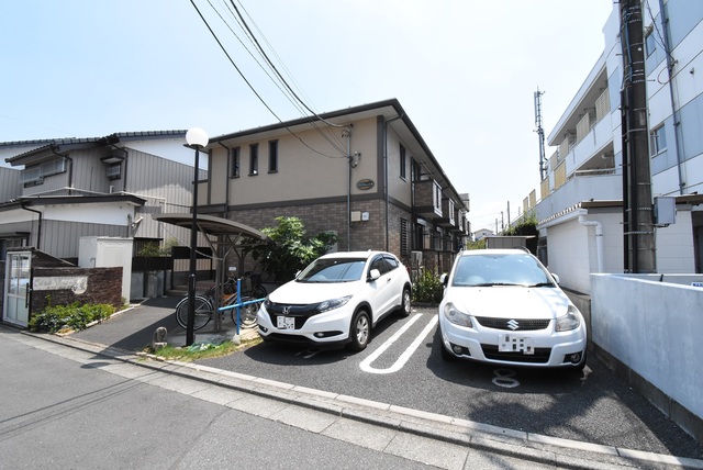 ��ʌ��������܎s��{��k�ܒ��Q����151-1�̃A�p�[�g�̌����O��