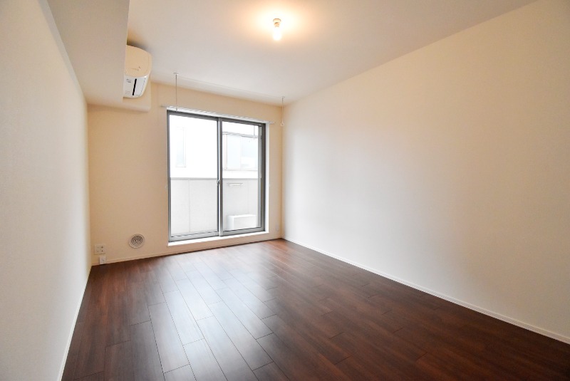 ��ʌ��������܎s��{����ؒ��Q���ڂ̃}���V�����̋����E���r���O