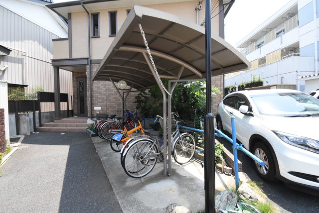 ��ʌ��������܎s��{��k�ܒ��Q���ڂ̃A�p�[�g�̂��̑�