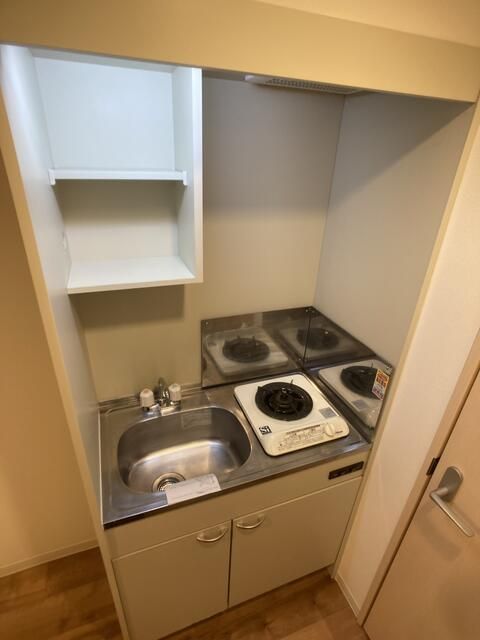 ��ʌ��������܎s�Y�a���ՂQ���ڂ̃}���V�����̃L�b�`��