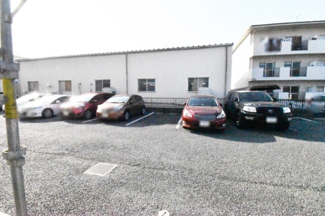 ��ʌ�����s������U���ڂ̃}���V�����̒��ԏ�