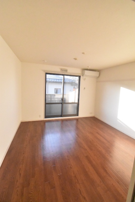 ��ʌ��������܎s�Y�a��{���T���ڂ̃A�p�[�g�̋��ԁE���r���O