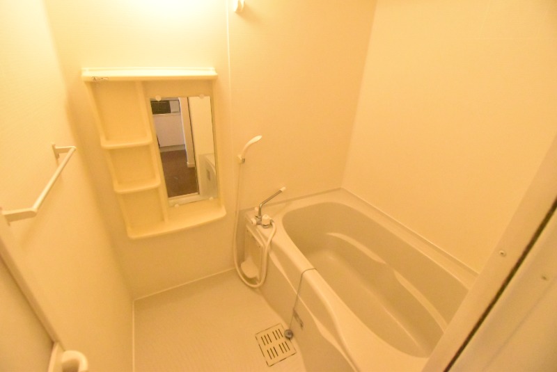 ��ʌ��������܎s�Y�a��{���T���ڂ̃A�p�[�g�̃o�X