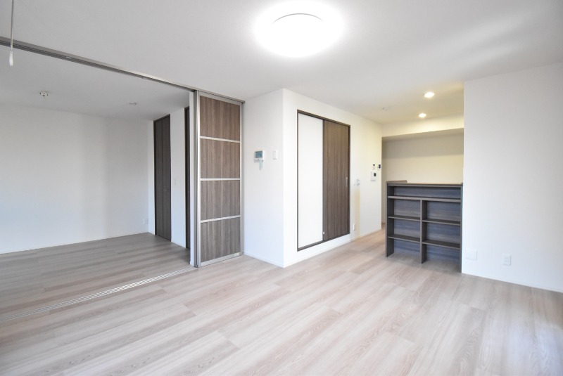 ��ʌ��������܎s�΋�Ō��R���ڂ̃A�p�[�g�̋��ԁE���r���O