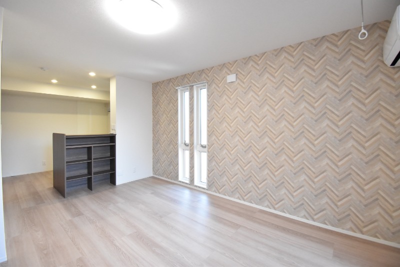 ��ʌ��������܎s�΋�Ō��R���ڂ̃A�p�[�g�̋����E���r���O