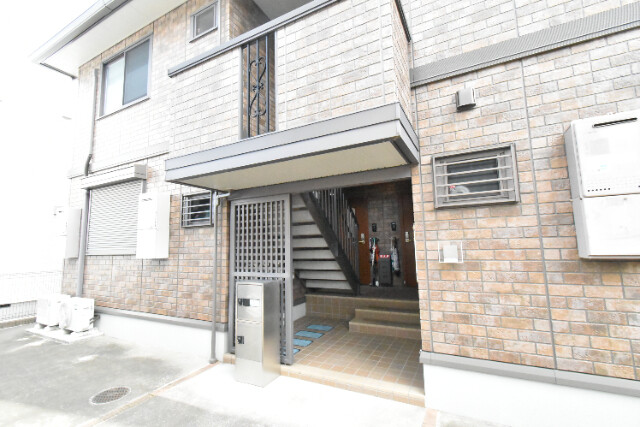 ��ʌ��������܎s�΋��Ԗ؂R���ڂ̃A�p�[�g�̃G���g�����X