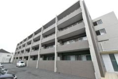 ��ʌ�����s������S����13-15�̃}���V�����̌����O��