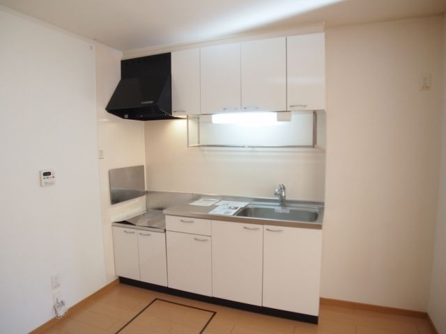 ��ʌ��k�����S�ɓޒ��w���P���ڂ̃A�p�[�g�̃L�b�`��