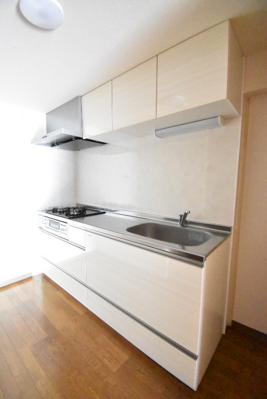 ��ʌ������s�X�쒬�̃}���V�����̃L�b�`��