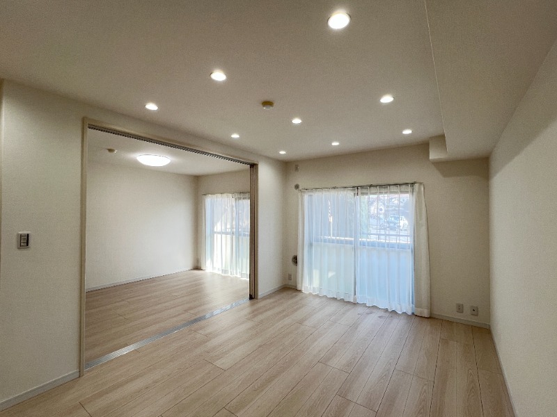 ��ʌ�����s�����J�{���S���ڂ̃}���V�����̋��ԁE���r���O