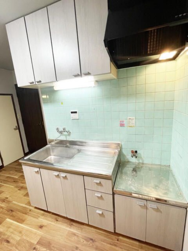 ��ʌ�����s�厚������̃A�p�[�g�̃L�b�`��