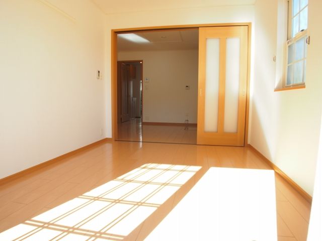 ��ʌ��k�����S�ɓޒ��w���P���ڂ̃A�p�[�g�̂��̑������E�X�y�[�X