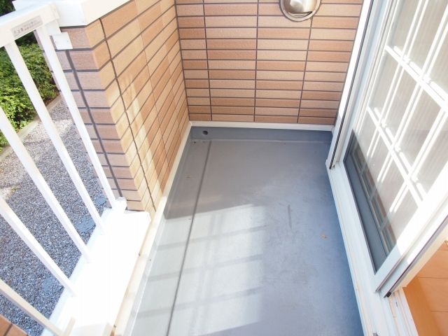 ��ʌ��k�����S�ɓޒ��w���P���ڂ̃A�p�[�g�̃o���R�j�[